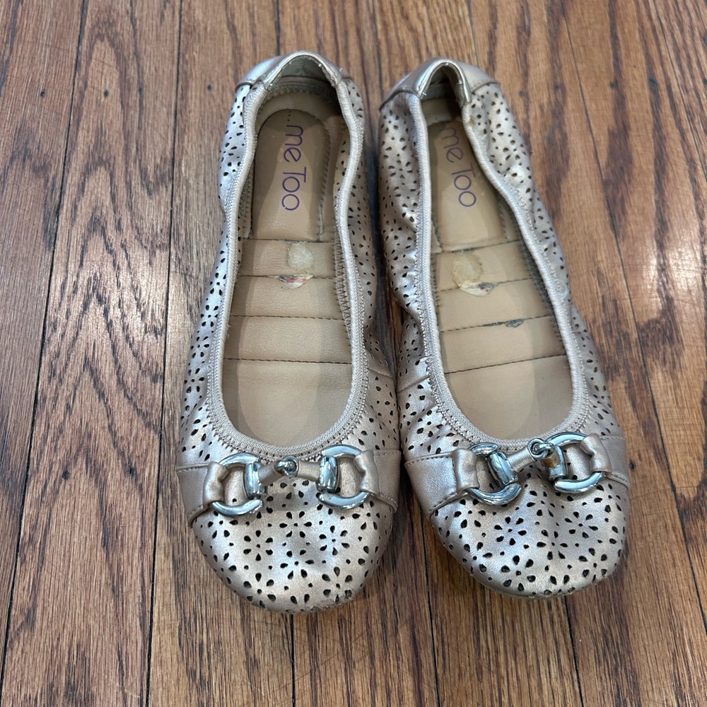 me too “Lila” Metallic Champagne Perforated Ballet Flats - size 6